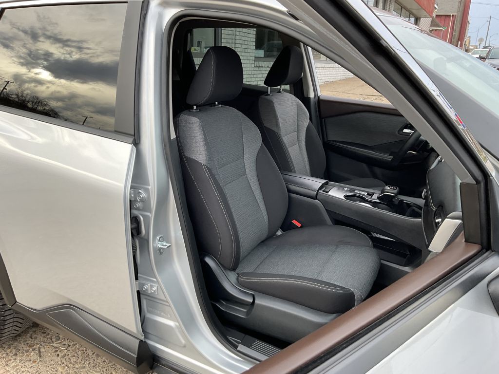 2023 Nissan Rogue Image 17