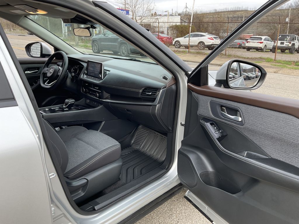 2023 Nissan Rogue Image 18