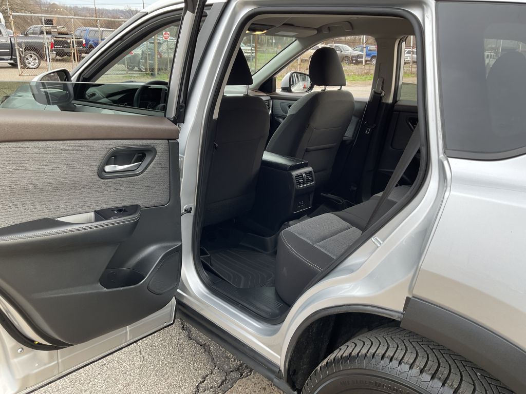 2023 Nissan Rogue Image 21