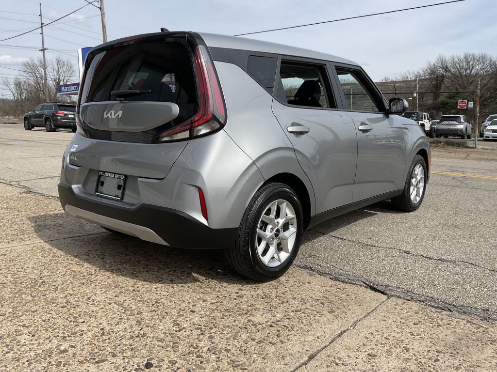 2023 Kia Soul Image 3