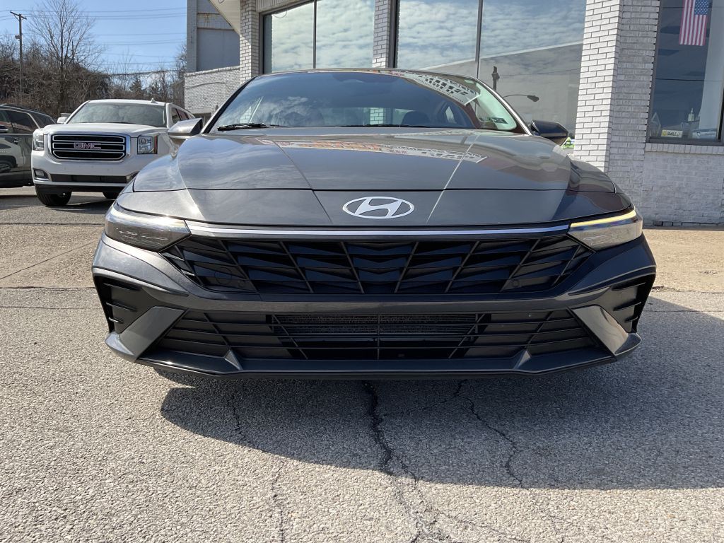 2024 Hyundai Elantra Image 4
