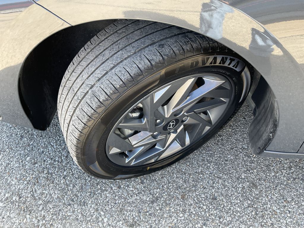 2024 Hyundai Elantra Image 9
