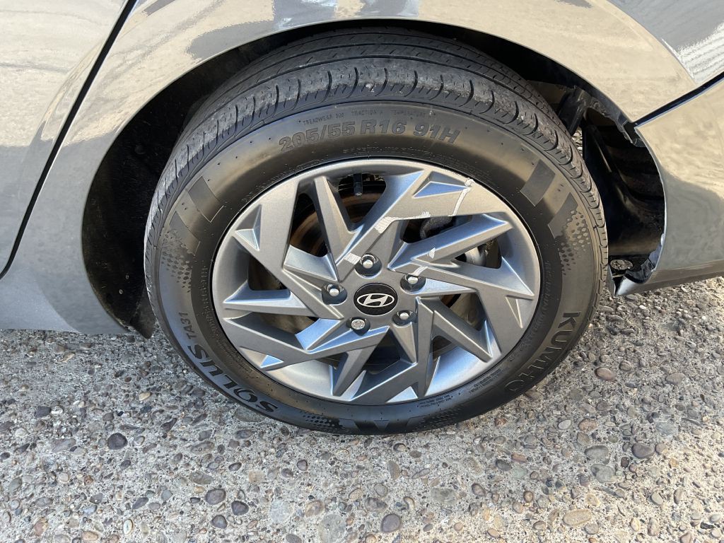 2024 Hyundai Elantra Image 11