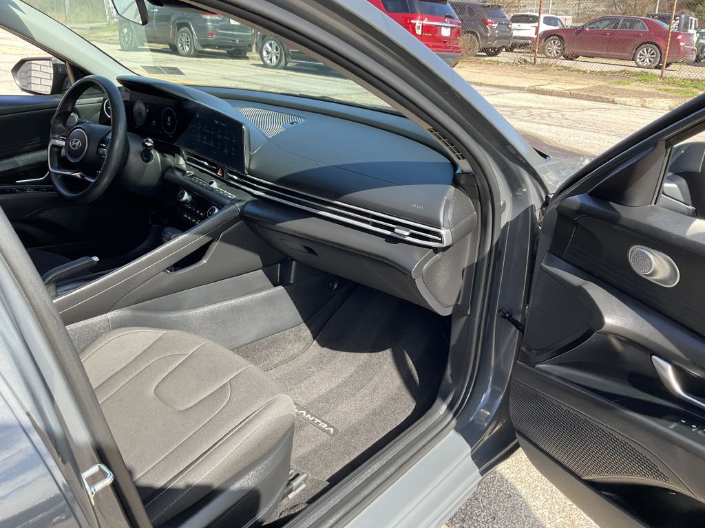 2024 Hyundai Elantra Image 18