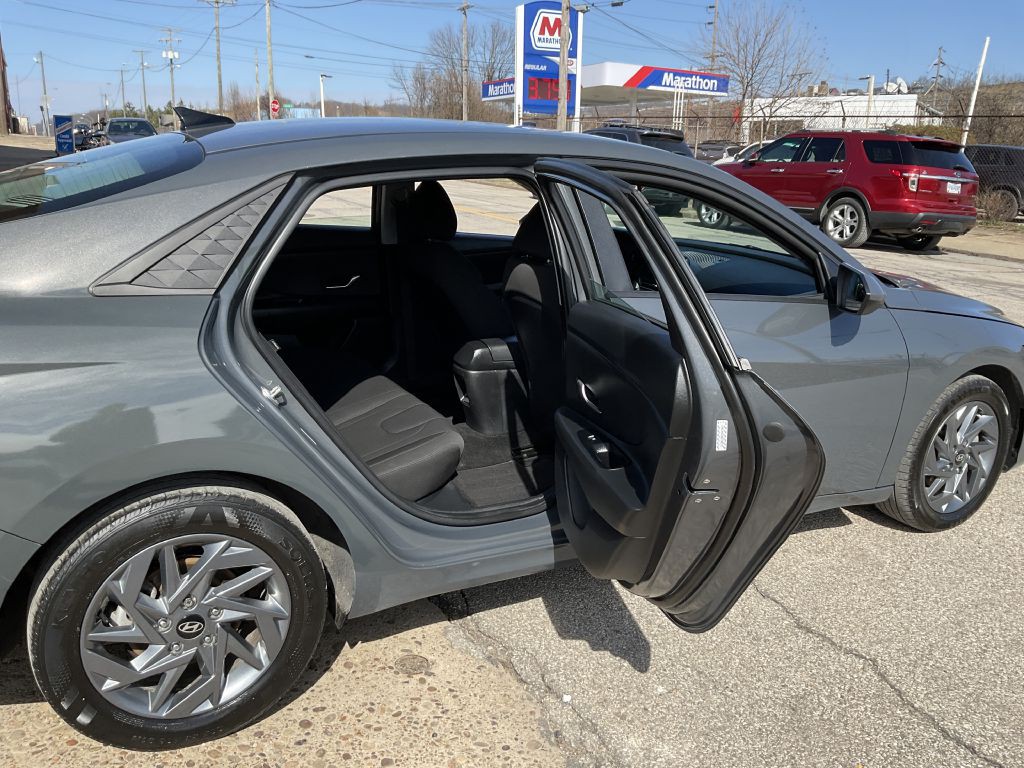 2024 Hyundai Elantra Image 22