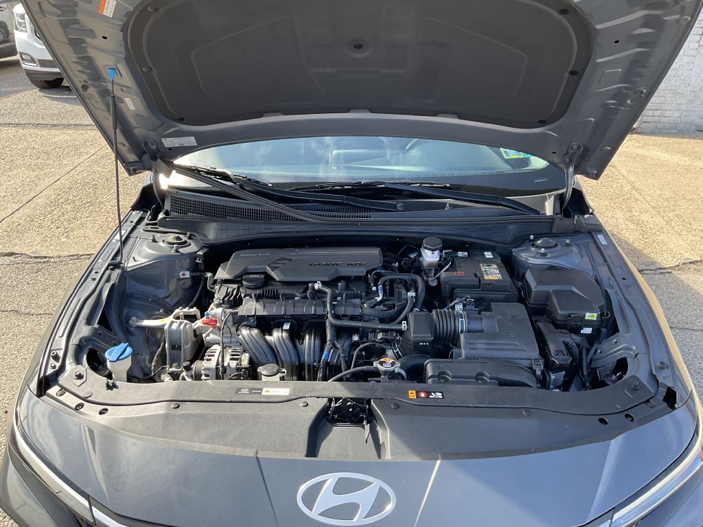2024 Hyundai Elantra Image 37