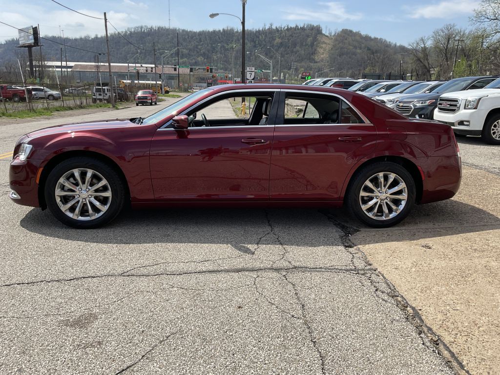 2020 Chrysler 300 Image 6