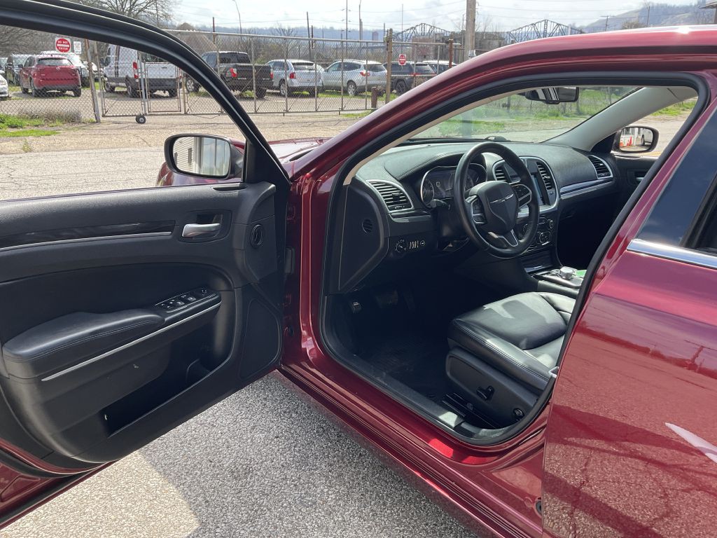 2020 Chrysler 300 Image 15