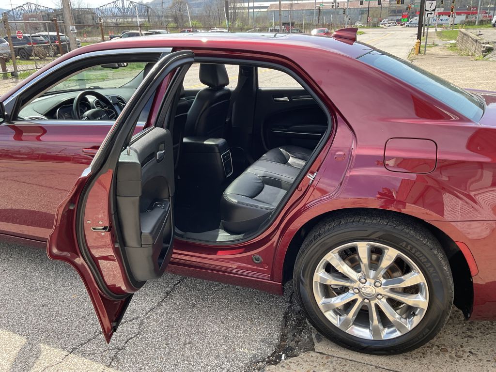 2020 Chrysler 300 Image 20