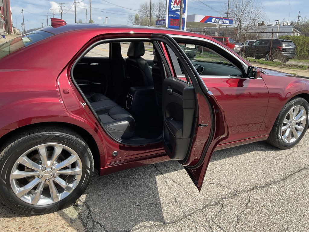 2020 Chrysler 300 Image 23