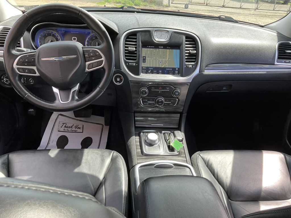 2020 Chrysler 300 Image 30