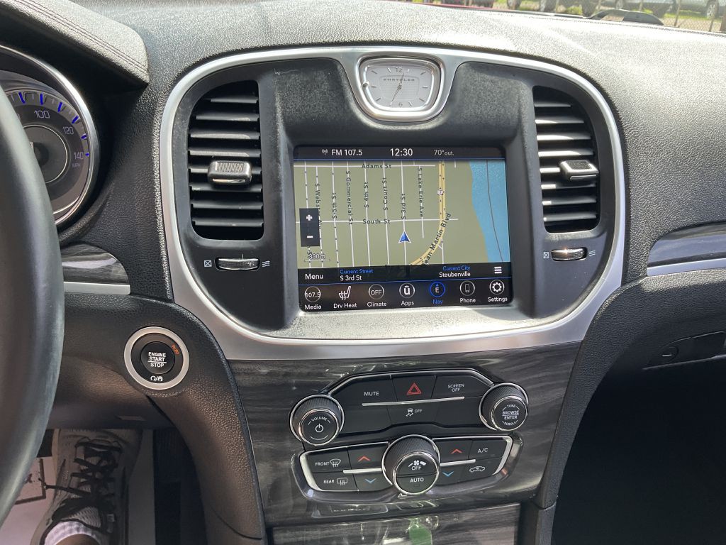 2020 Chrysler 300 Image 36