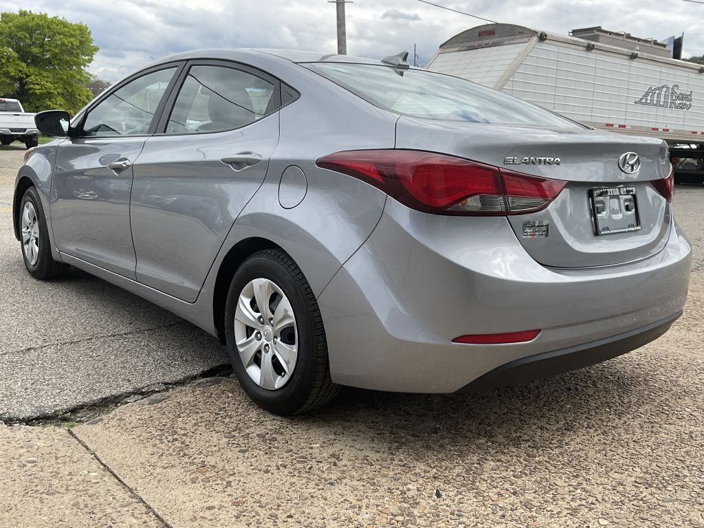 2016 Hyundai Elantra Image 7