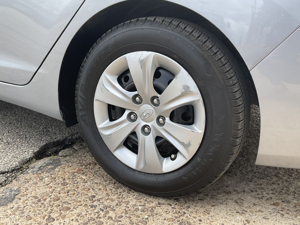 2016 Hyundai Elantra Image 10