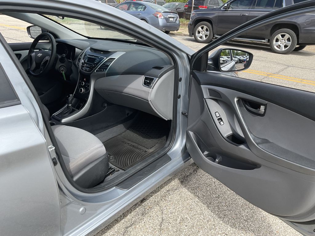 2016 Hyundai Elantra Image 15