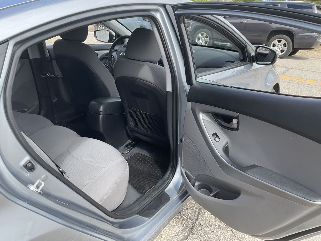 2016 Hyundai Elantra Image 19