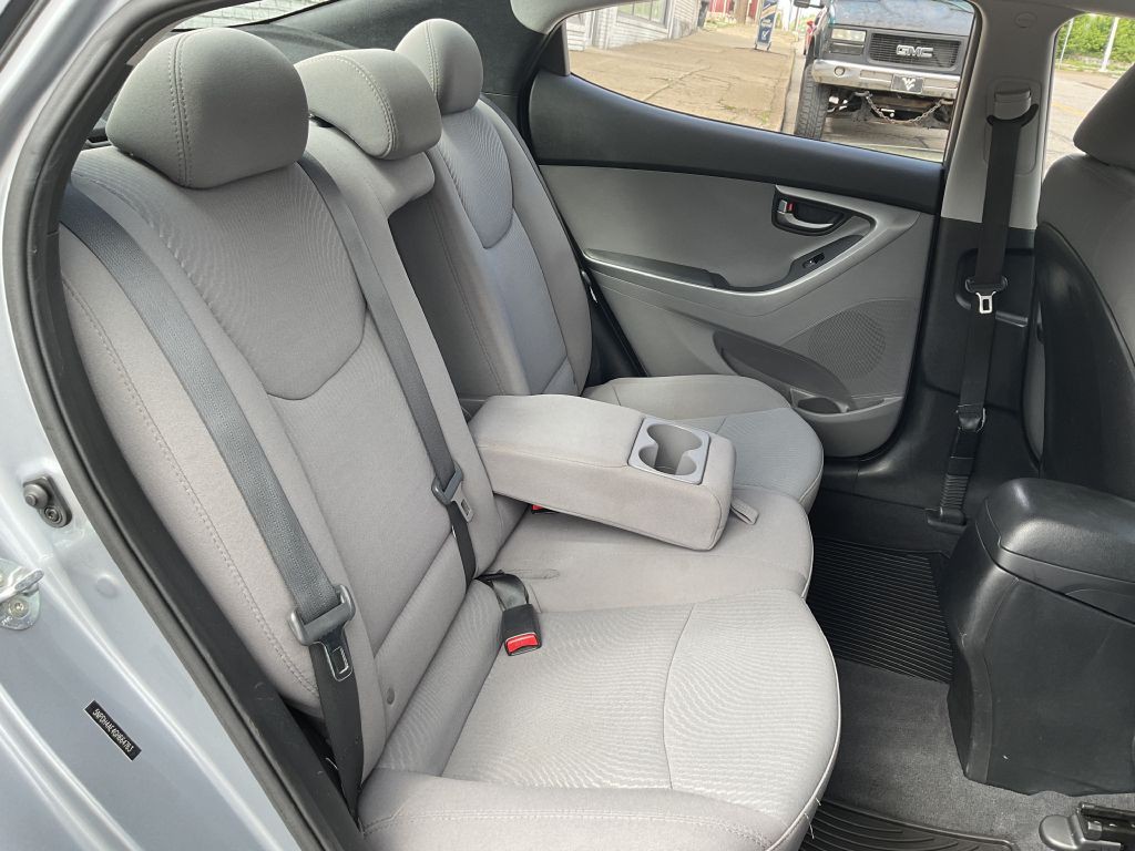 2016 Hyundai Elantra Image 20