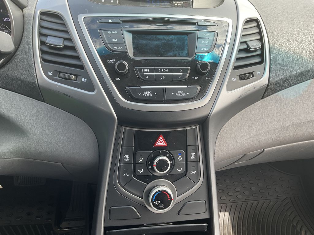 2016 Hyundai Elantra Image 23
