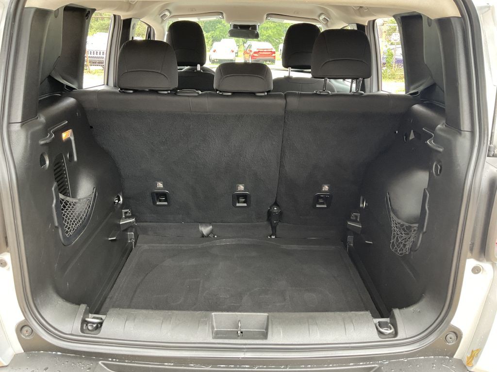 2018 Jeep Renegade Image 24