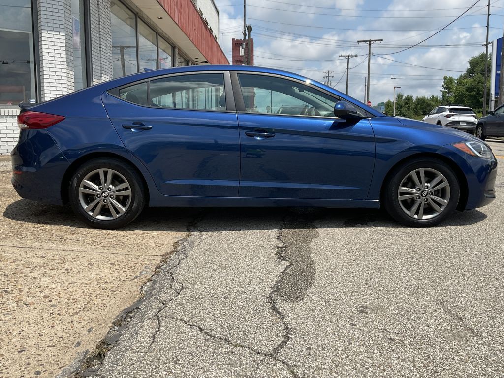 2018 Hyundai Elantra Image 2