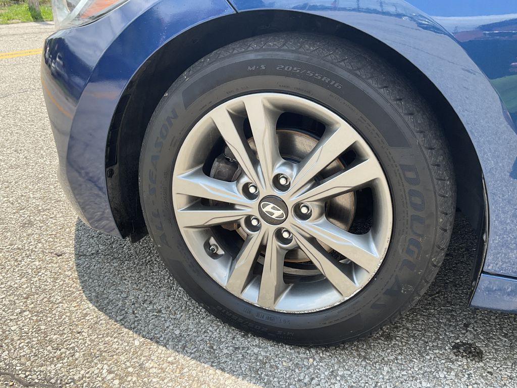 2018 Hyundai Elantra Image 9