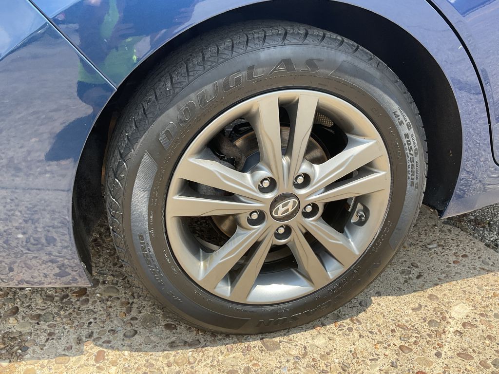 2018 Hyundai Elantra Image 11