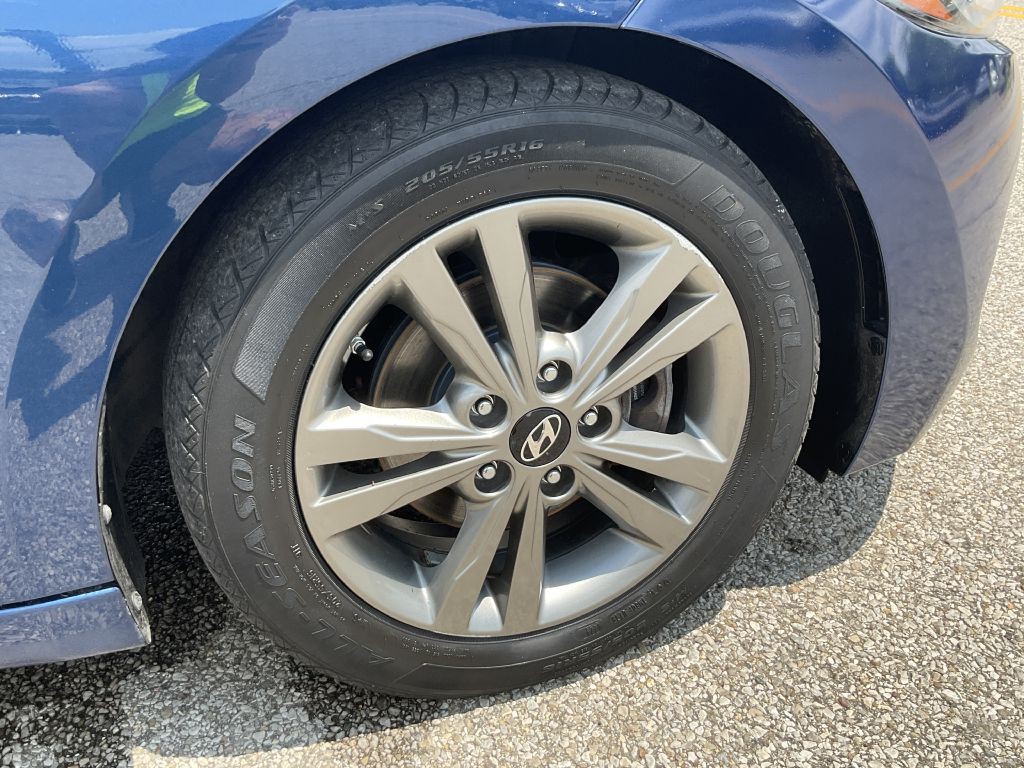2018 Hyundai Elantra Image 12