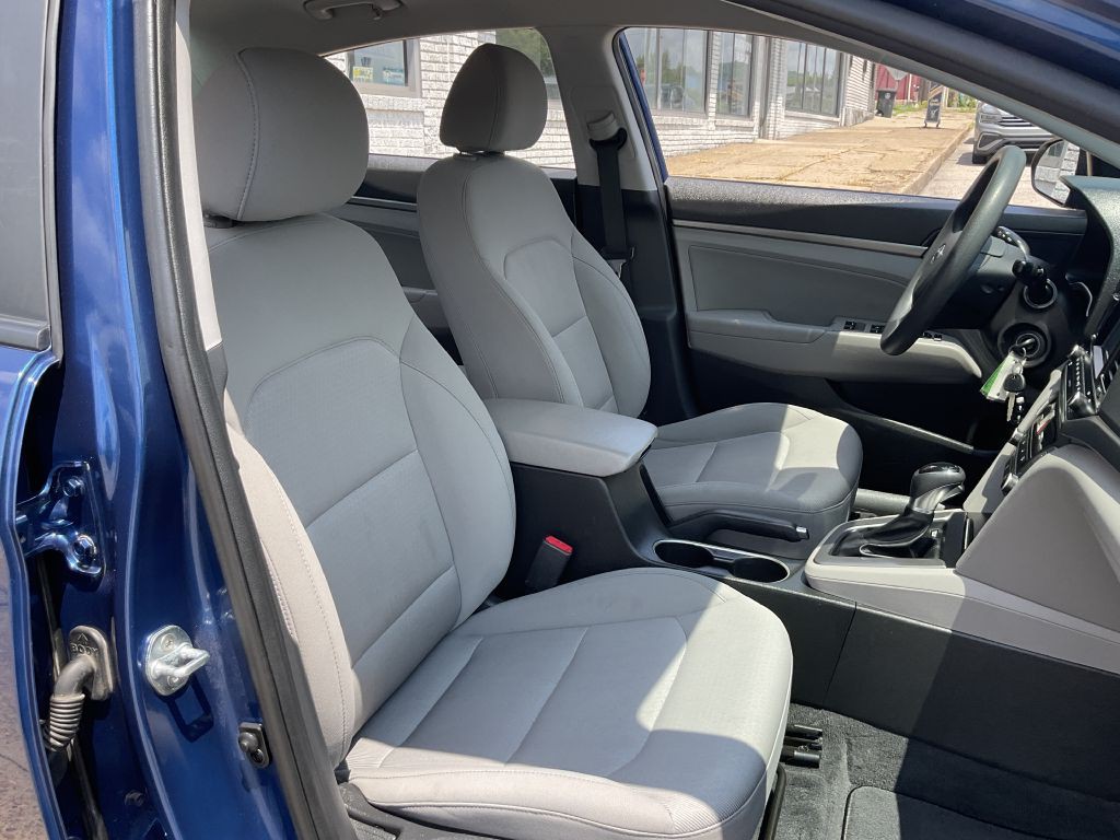 2018 Hyundai Elantra Image 16