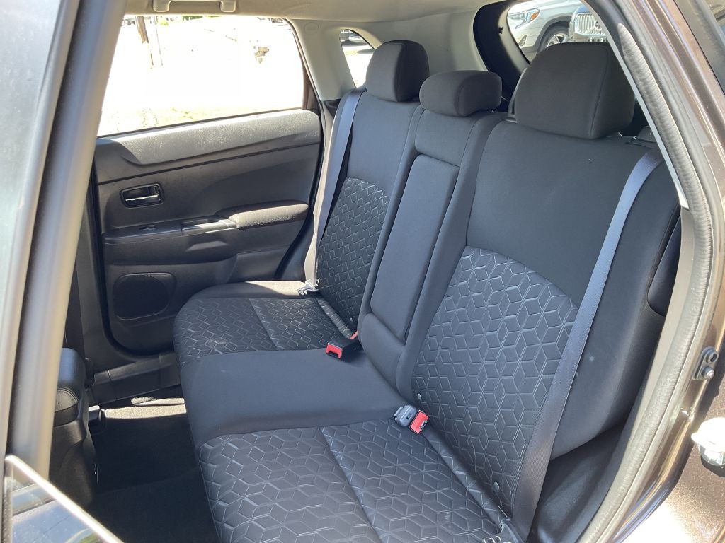 2024 Mitsubishi Outlander Image 18