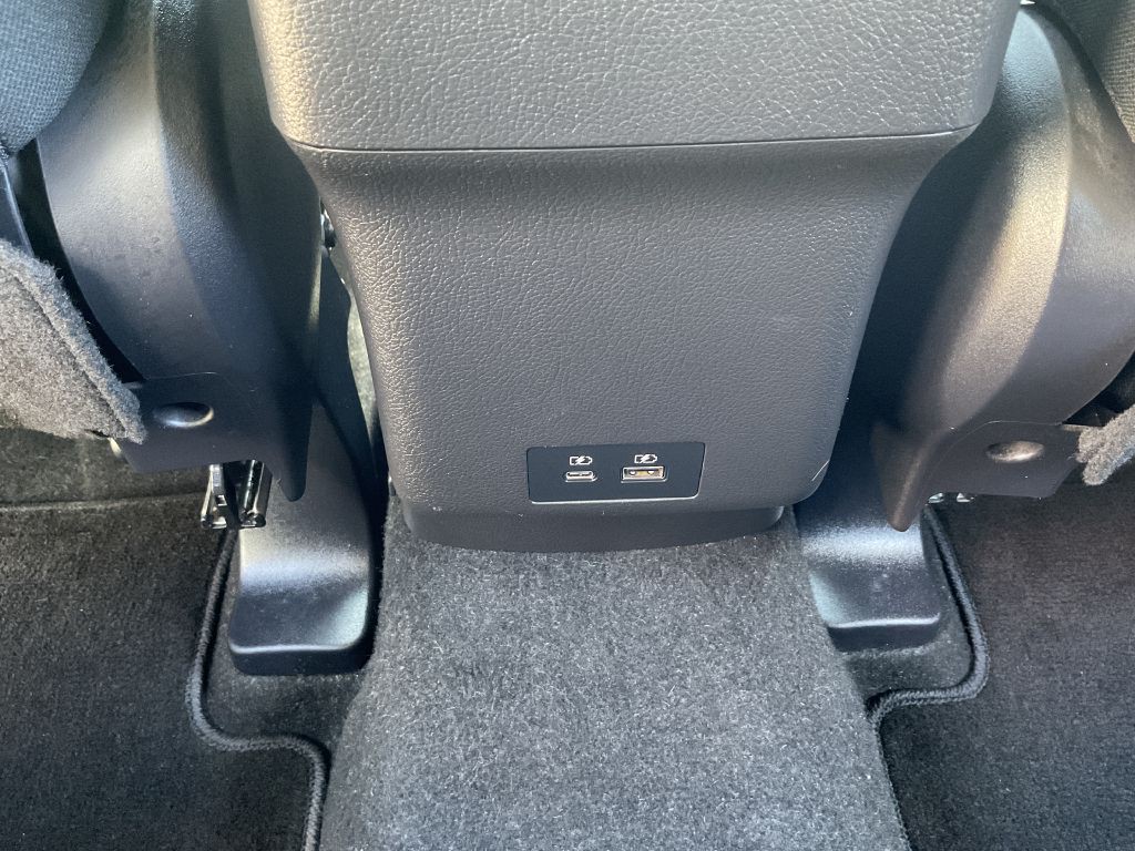 2024 Mitsubishi Outlander Image 21