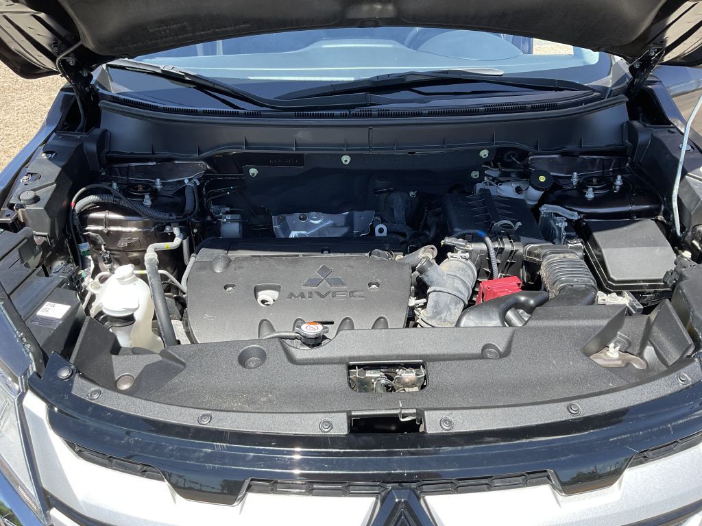 2024 Mitsubishi Outlander Image 27