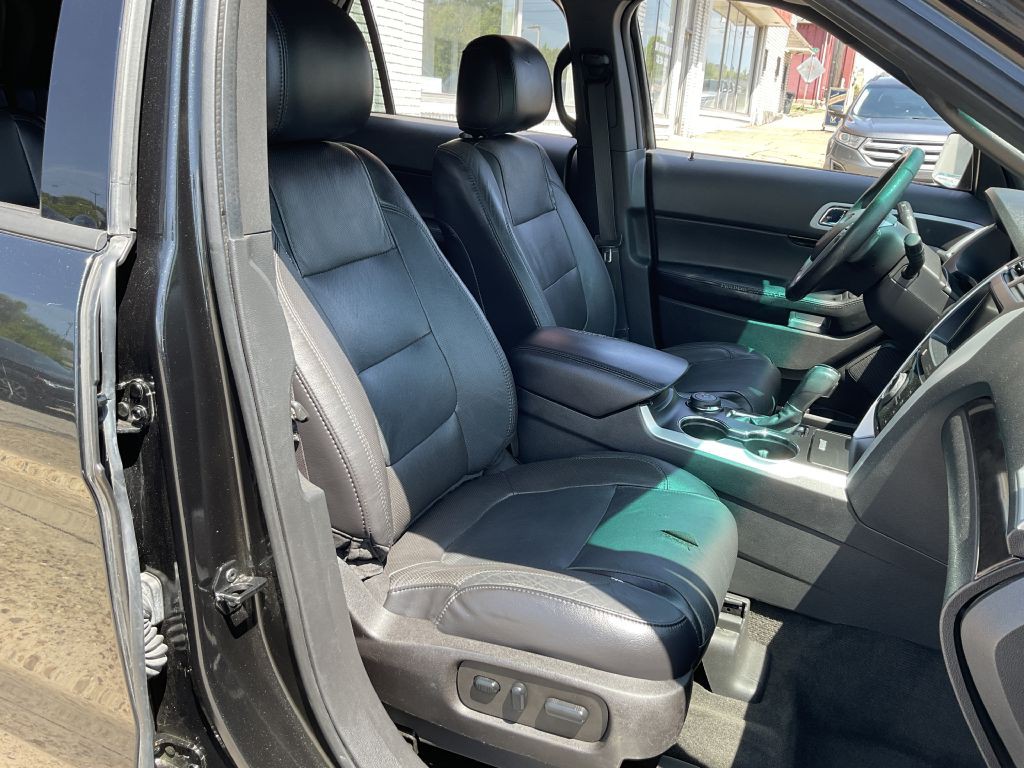 2015 Ford Explorer Image 16