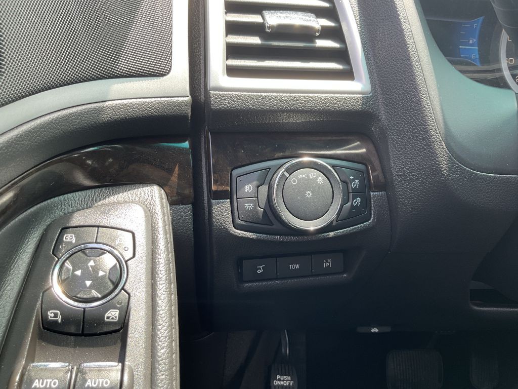 2015 Ford Explorer Image 29