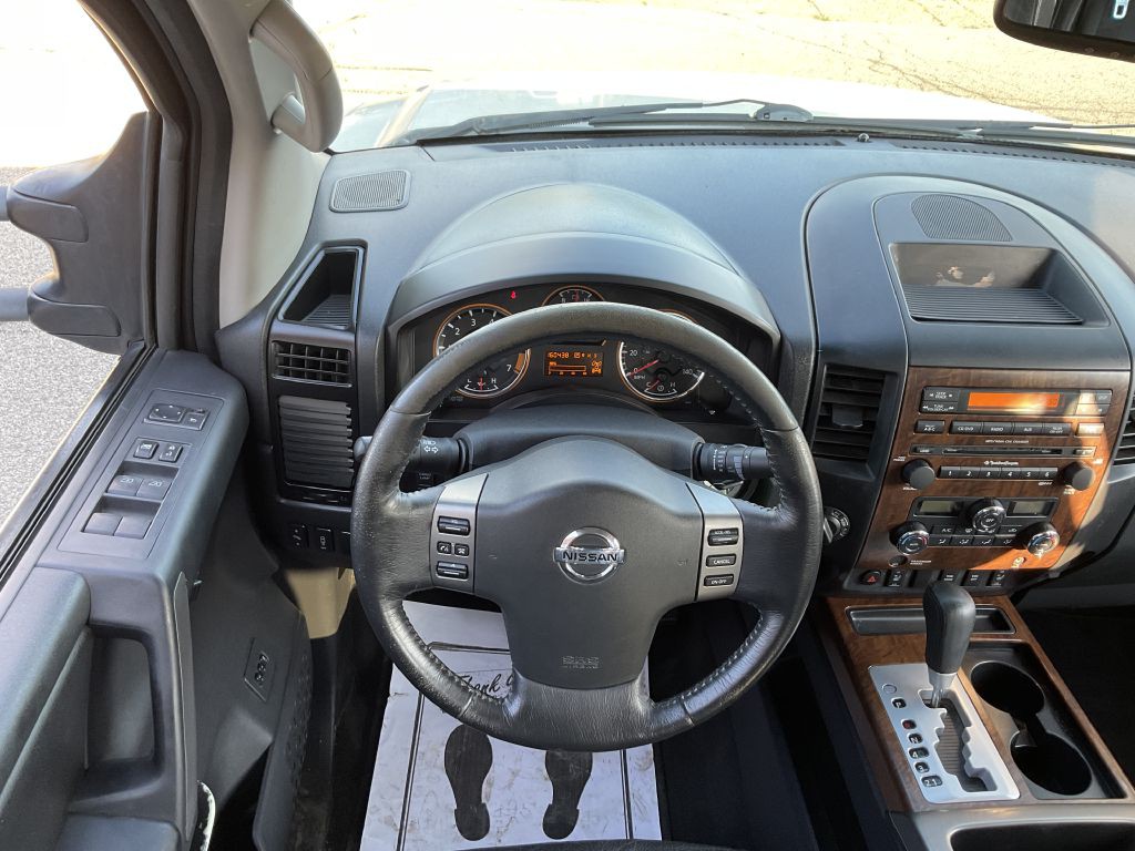 2011 Nissan Titan Image 25