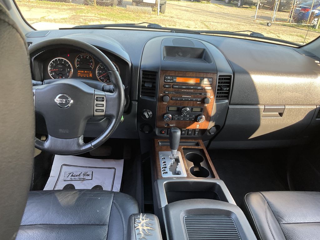 2011 Nissan Titan Image 26