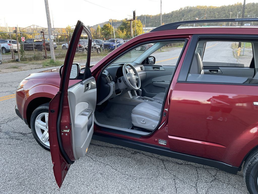2010 Subaru Forester Image 13
