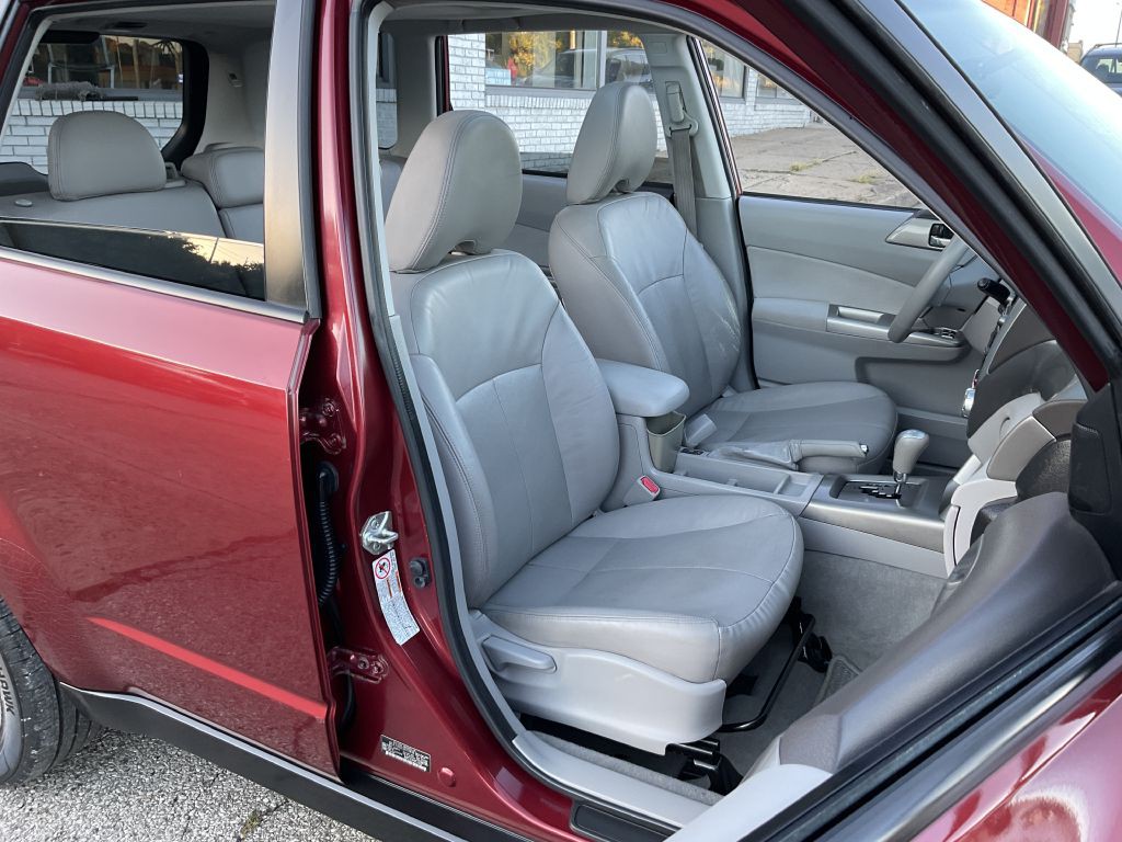 2010 Subaru Forester Image 17