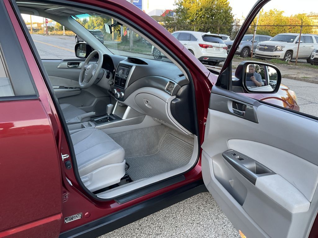 2010 Subaru Forester Image 18