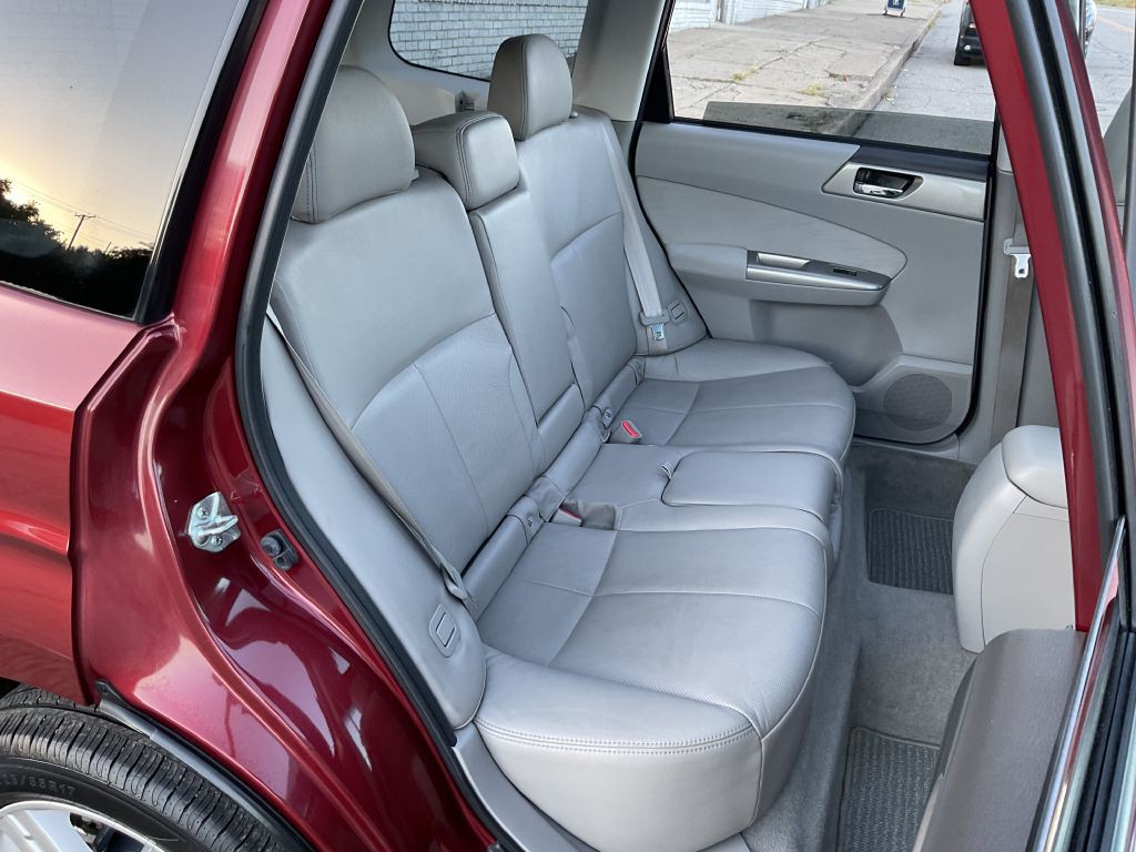 2010 Subaru Forester Image 24
