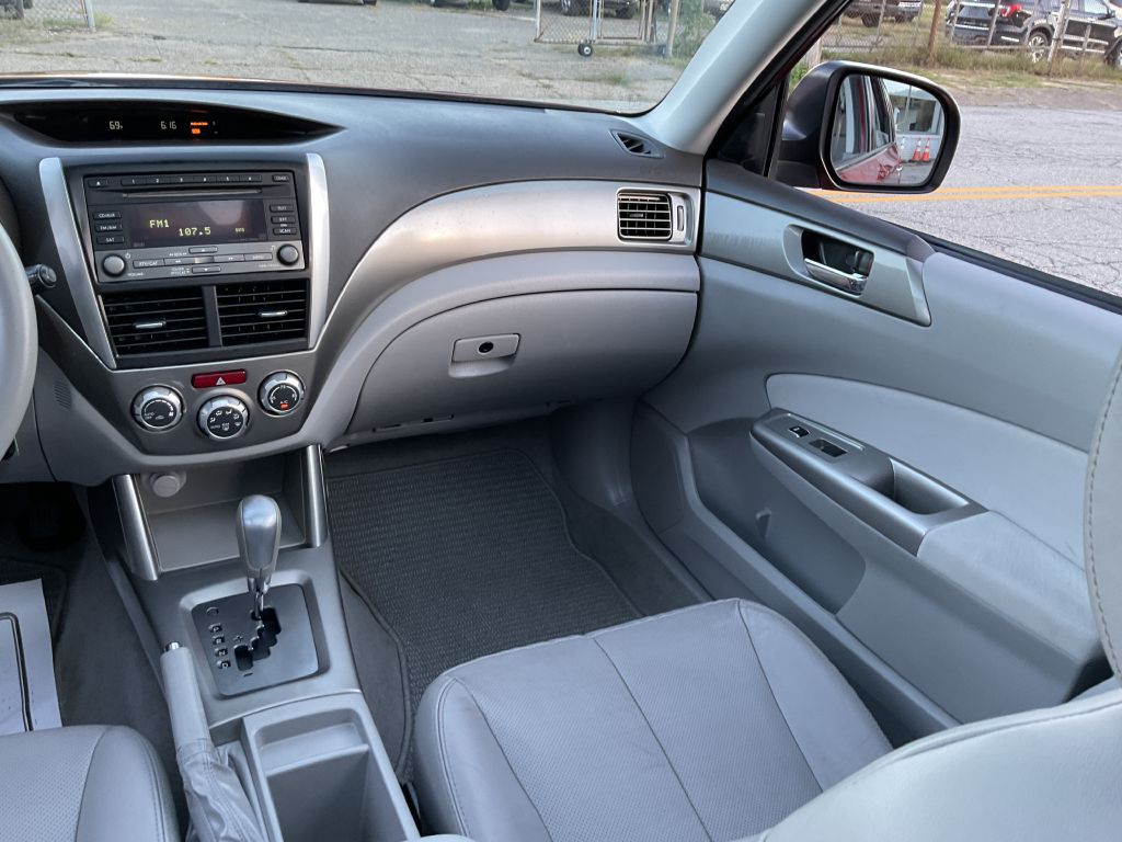 2010 Subaru Forester Image 29