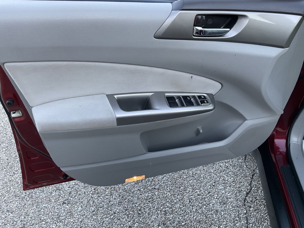 2010 Subaru Forester Image 31