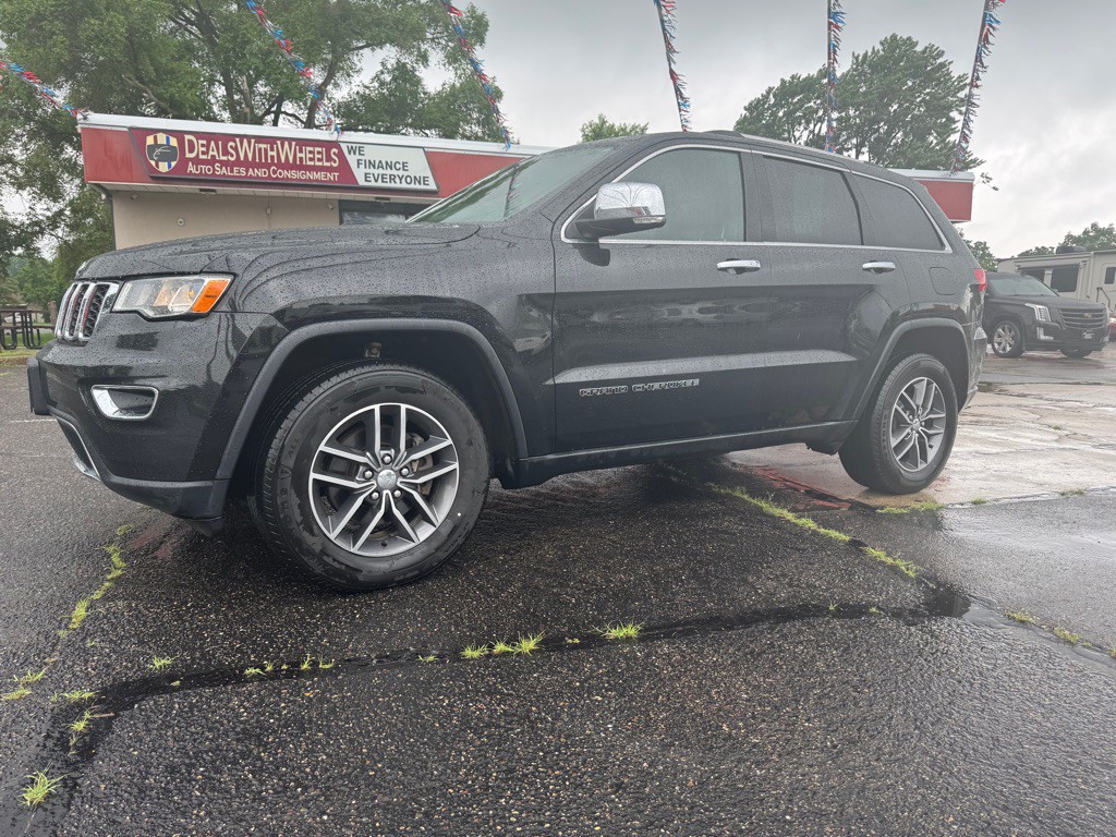 2017 Jeep Grand Cherokee Image 2