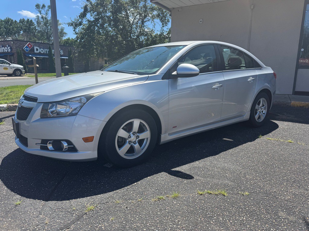 2014 Chevrolet Cruze Image 2