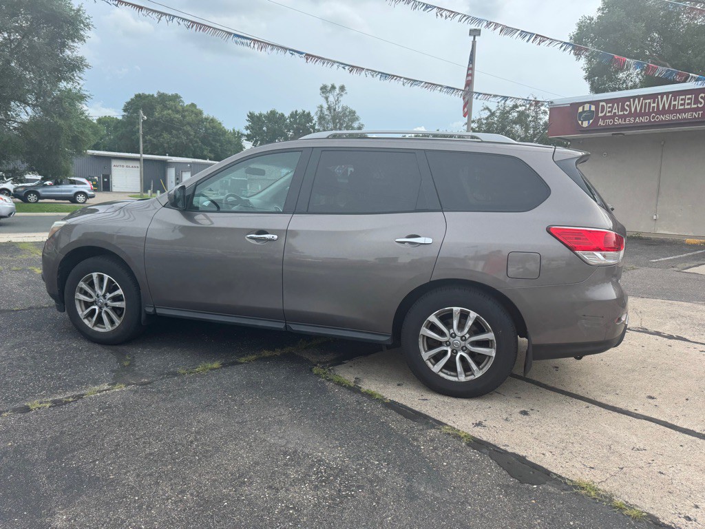 2014 Nissan Pathfinder Image 3