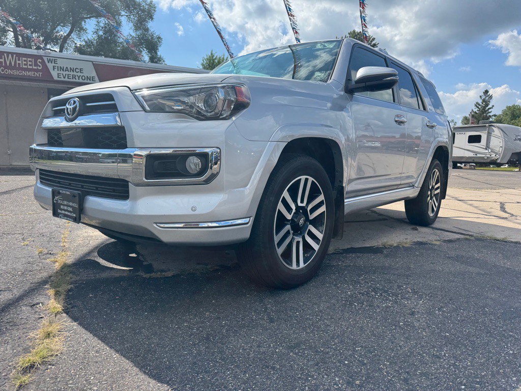 2020 Toyota 4Runner Image 2