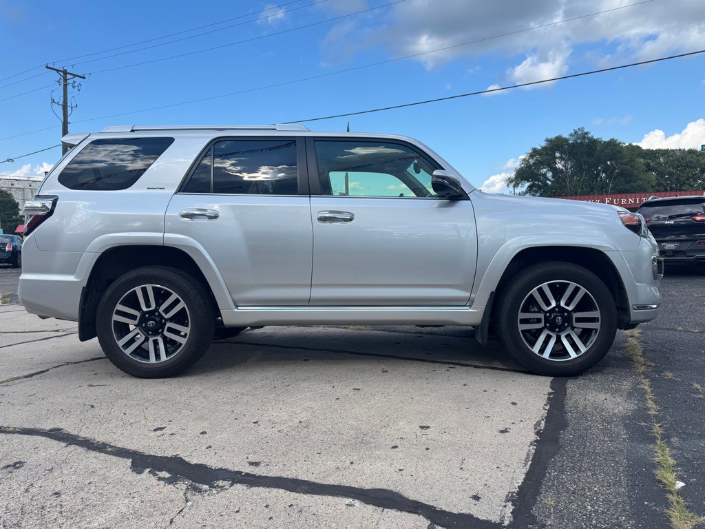 2020 Toyota 4Runner Image 6