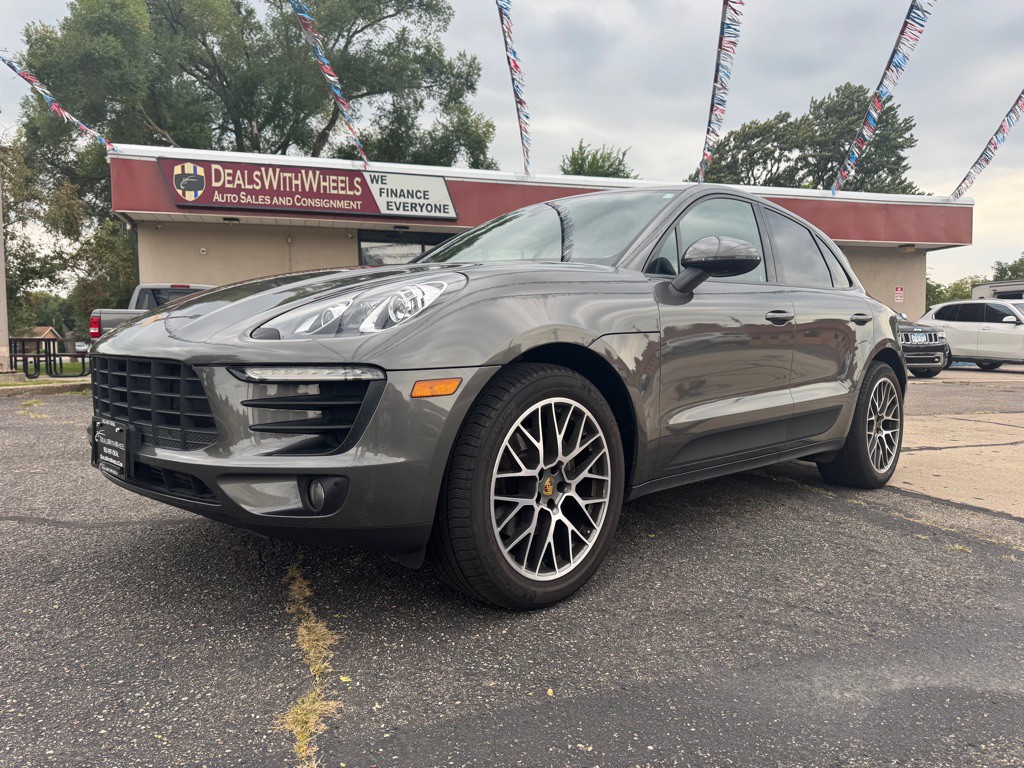 2018 Porsche Macan Image 1