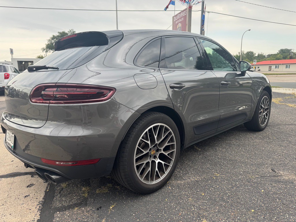 2018 Porsche Macan Image 4