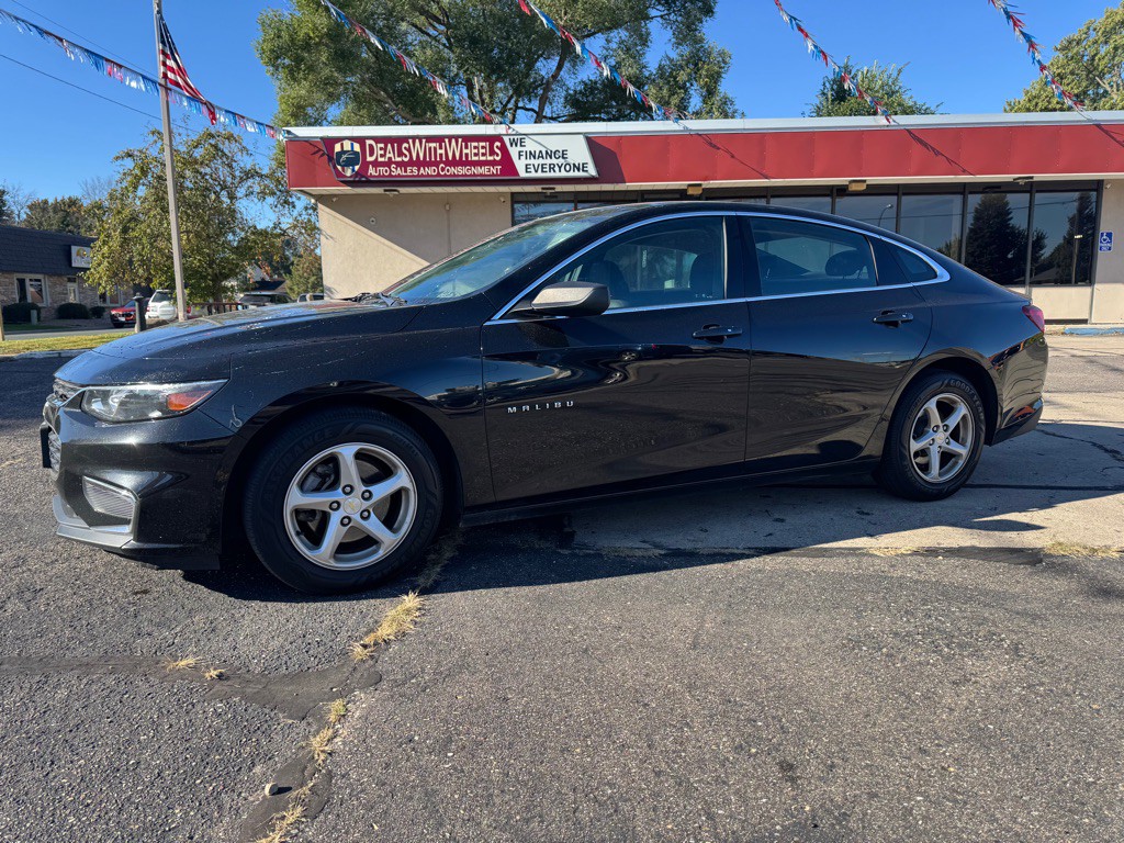 2018 Chevrolet Malibu Image 2