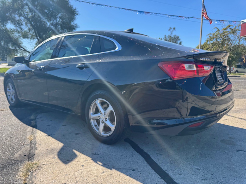 2018 Chevrolet Malibu Image 4